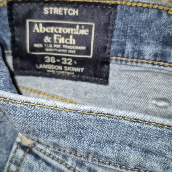Men's Abercrombie and Fitch Jeans - Picture 4 of 5